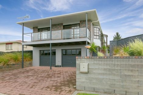 Photo of property in 6 Virginia Place, Whalers Gate, New Plymouth, 4310