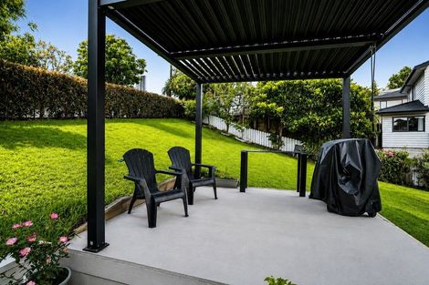 Photo of property in 4 Gallony Avenue, Massey, Auckland, 0614