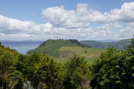 Photo of property in 124 Highland Drive, Acacia Bay, Taupo, 3385