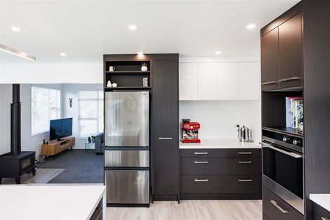 Photo of property in 17 Palliser Place, Milson, Palmerston North, 4414