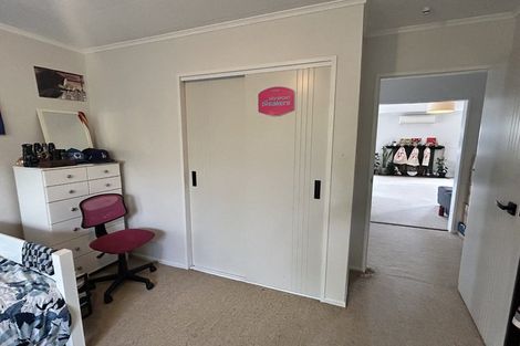 Photo of property in 5 Oriwa Street, Waikanae, 5036