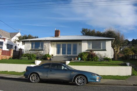 Photo of property in 162 Marine Parade, Bluff, 9814