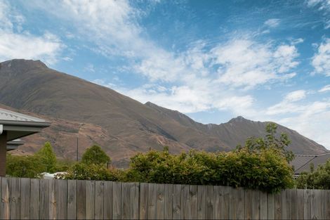 Photo of property in 5 Turnbull Crescent, Wanaka, 9305