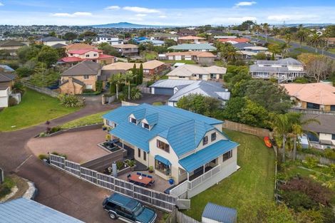 Photo of property in 33 Mandeville Place, Unsworth Heights, Auckland, 0632