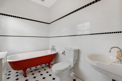 Photo of property in 14 Nelson Street, Helensville, 0800