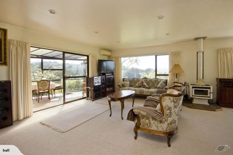 Photo of property in 129 Miromiro Road, Normandale, Lower Hutt, 5010
