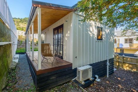 Photo of property in 69 Oxford Street, Lyttelton, 8082