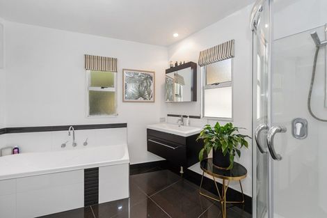 Photo of property in 520 River Road, Fairfield, Hamilton, 3214