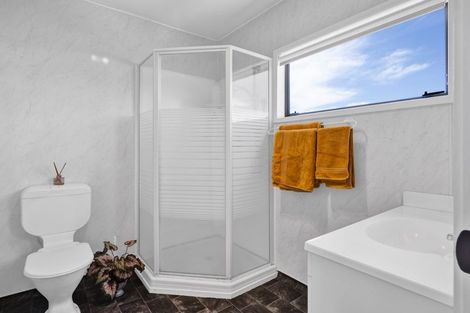 Photo of property in 10 Kamahi Avenue, Hawera, 4610