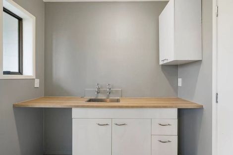 Photo of property in 1/6 Hinekohu Street, New Lynn, Auckland, 0600