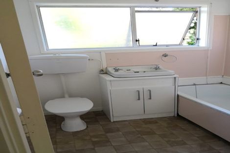 Photo of property in 2/96a Ridge Road, Howick, Auckland, 2014
