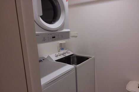 Photo of property in 1a/175 Hurstmere Road, Takapuna, Auckland, 0622