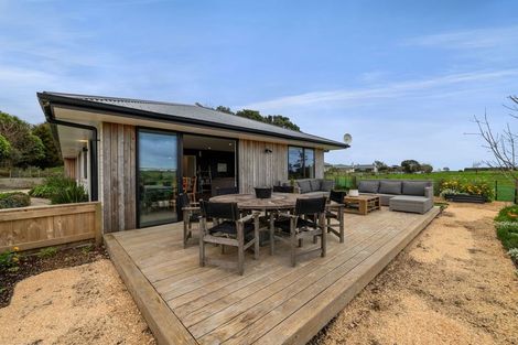 Photo of property in 2b Gossling Street, Okato, 4335