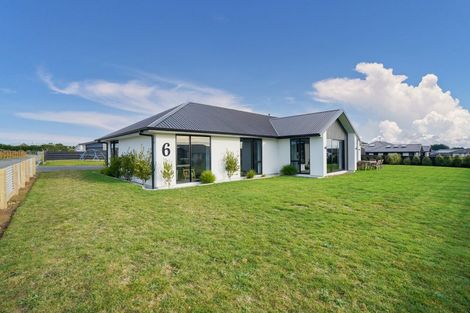 Photo of property in 6 Chatham Rise, Seaward Bush, Invercargill, 9812