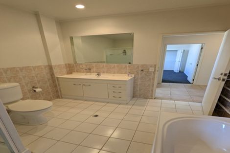 Photo of property in Maddison Apartments, 3/6e Queen Street, Palmerston North, 4410