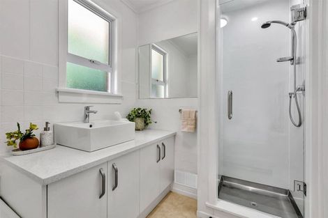 Photo of property in 9a Brois Street, Frankleigh Park, New Plymouth, 4310