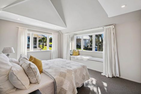 Photo of property in 19 Beach Road, Mellons Bay, Auckland, 2014