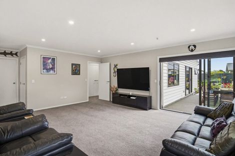 Photo of property in 12 Enereta Road, Otaki, 5512