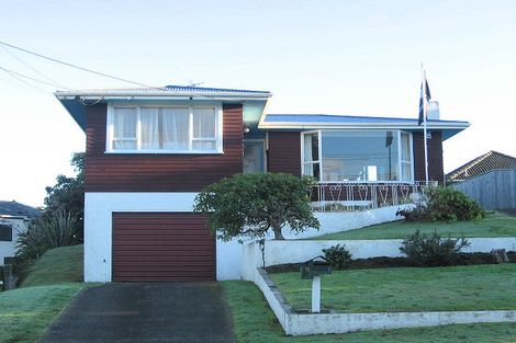 Photo of property in 9 Gray Avenue, Paraparaumu Beach, Paraparaumu, 5032