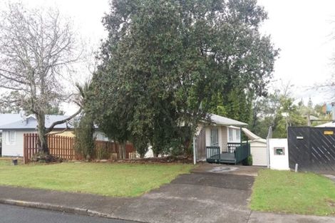 Photo of property in 75 Kemp Road, Massey, Auckland, 0614