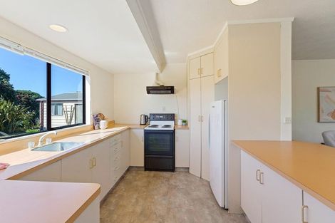 Photo of property in 172 Tutere Street, Waikanae Beach, Waikanae, 5036