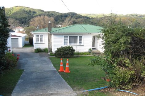 Photo of property in 15 Main Road, Wainuiomata, Lower Hutt, 5014