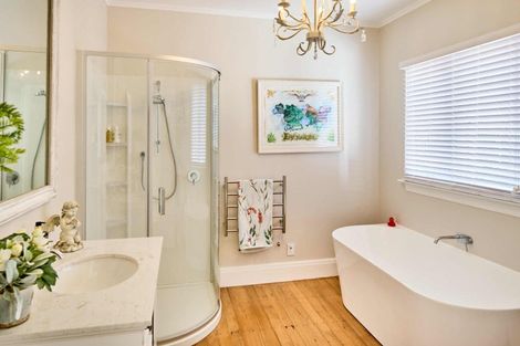 Photo of property in 68 Cheviot Road, Lowry Bay, Lower Hutt, 5013