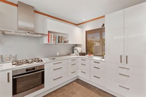 Photo of property in 2/4 Wai-iti Crescent, Woburn, Lower Hutt, 5010