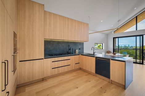 Photo of property in 15c Kiri Place, Mairangi Bay, Auckland, 0630