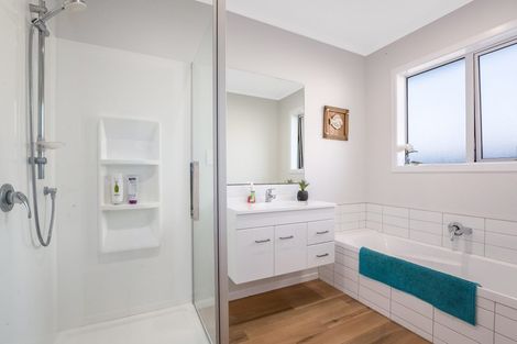 Photo of property in 26 Banks Boulevard, Whitby, Porirua, 5024