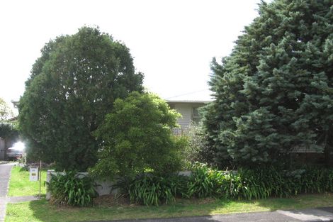 Photo of property in 39 Paragon Avenue, Beach Haven, Auckland, 0626