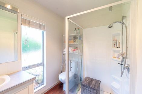 Photo of property in 1 Holden Way, Fitzherbert, Palmerston North, 4471