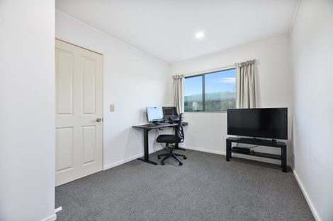 Photo of property in 9 Butia Avenue, Henderson, Auckland, 0612
