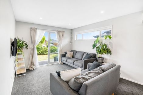 Photo of property in 35 Packard Crescent, Halswell, Christchurch, 8025