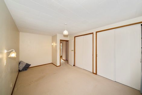 Photo of property in 8 Spencer Place, Merrilands, New Plymouth, 4312