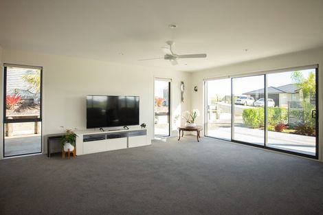 Photo of property in 27 Lori Lane, Coopers Beach, 0420