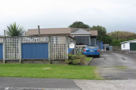 Photo of property in 10 Mace Terrace, Oakura, 4314