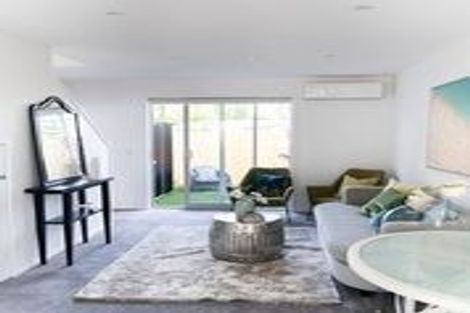 Photo of property in 11/8 Yeovil Road, Te Atatu Peninsula, Auckland, 0610