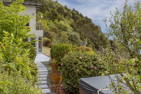 Photo of property in 26 Whakamoenga Point, Acacia Bay, Taupo, 3385