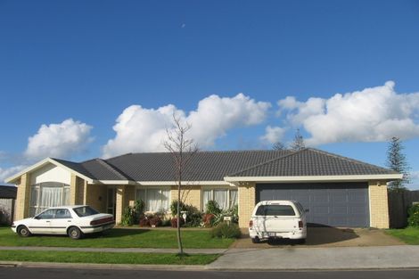 Photo of property in 24 Corrofin Drive, East Tamaki, Auckland, 2013