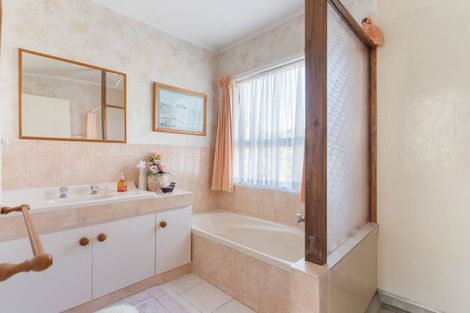 Photo of property in 132 Isabel Street, Whangamata, 3620