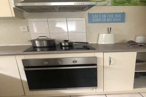 Photo of property in 44a De Havilland Drive, Goodwood Heights, Auckland, 2105