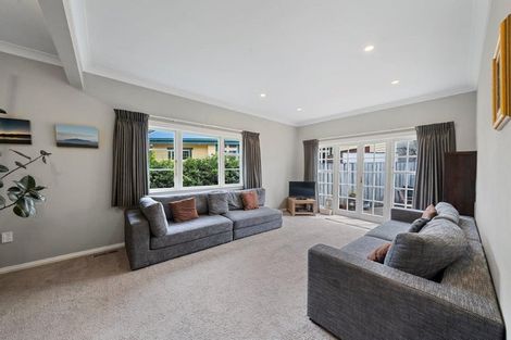 Photo of property in 3 Whites Line West, Woburn, Lower Hutt, 5010
