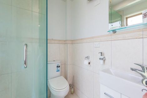 Photo of property in 3 Serrita Avenue, Sunnyhills, Auckland, 2010