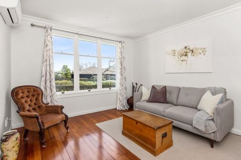 Photo of property in 28 Tauroa Road, Havelock North, 4130