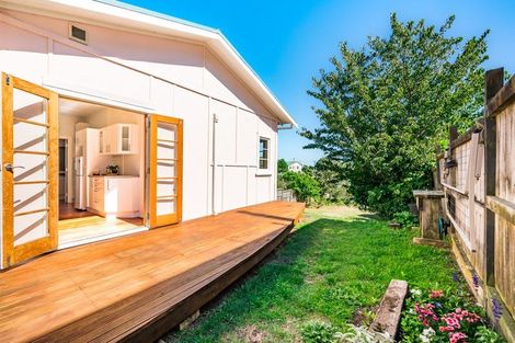 Photo of property in 169 Wellington Road, Paekakariki, 5034