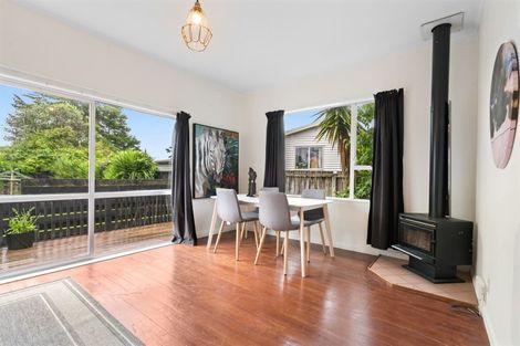 Photo of property in 2/85 Diana Drive, Glenfield, Auckland, 0627