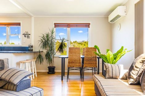 Photo of property in 21 Salem Place, Torbay, Auckland, 0630