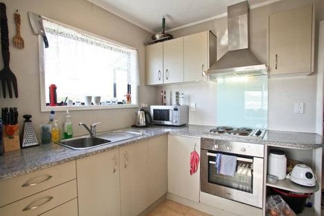 Photo of property in 2/17 Raeben Avenue, Hillcrest, Auckland, 0627