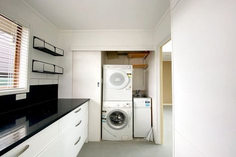 Photo of property in 1 Pohutukawa Place, Ellerslie, Auckland, 1051